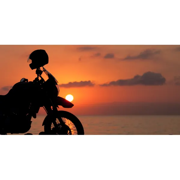 Cómo afecta el calor extremo al desgaste de neumáticos y frenos de moto